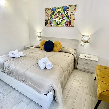 I Mori - Holiday Rooms Lascari Eksteriør billede